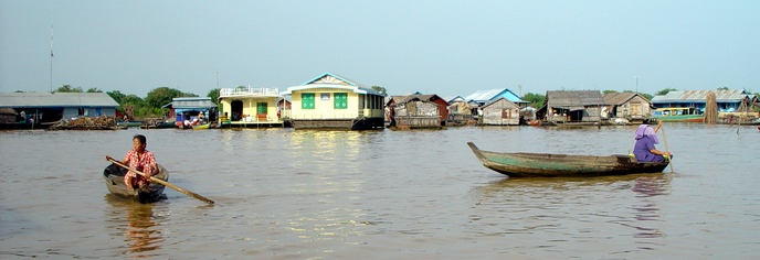 Sampans are transportation tools of people on the lake.