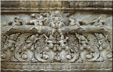 09 Another similar case (from a lintel of Lolei).jpg