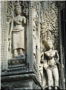 02-02-01 Thommanon --- A dvarapala and an apsaras.jpg