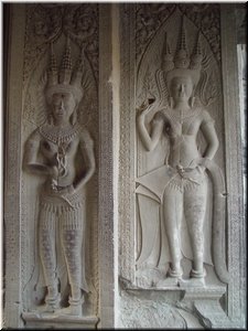 02-08-02 Angkor Wat --- Two apsarases.jpg