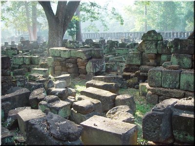 03-01-02 Baphuon --- The ruins need to be reconstructed.jpg