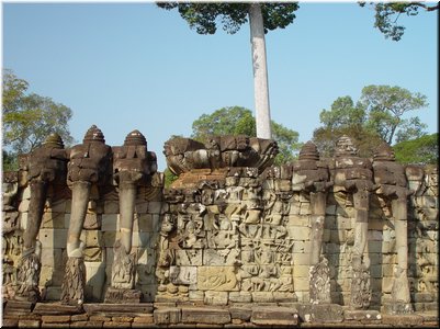 03-06-02 Terrace of Leper King --- A high lotus plateform.jpg