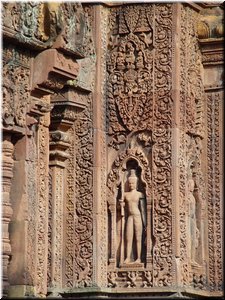 04-01-04 Banteay Srei --- A devata in a complicated column.jpg
