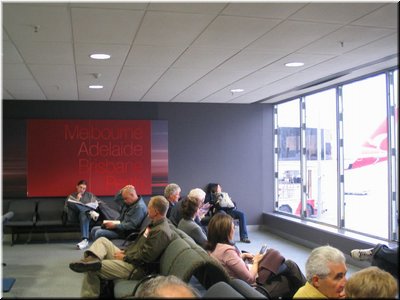01 Waiting to fly to Brisbane (taken by Meimei).jpg