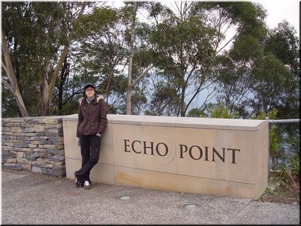 Day 2 - 04 At the markstone of Echo Point in Blue Mountains National Park.jpg