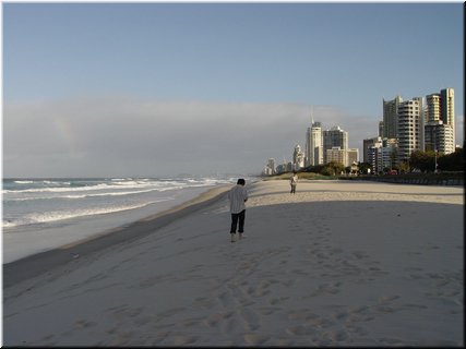 07-03-01 We had a happy short stop at a beach of Gold Coast.jpg