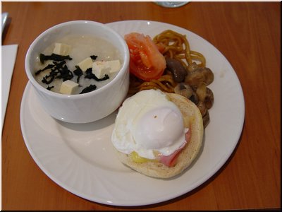 07-01 The breakfast at Radisson Resort B.jpg