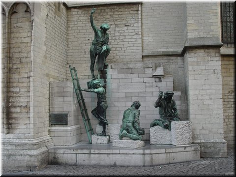 Day 04.06 (Belgium)-Statues seen at the front door of Our Lady's Cathedral in Antwerp.jpg