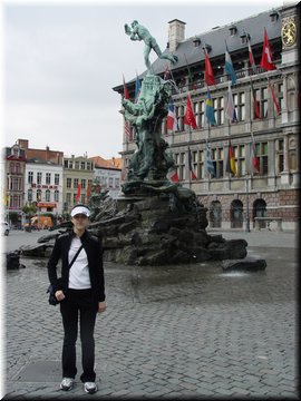 Day 04.08 (Belgium)-City Square with Brabo Fountain in front of City Hall in Antwerp.jpg