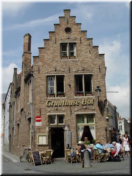 Day 04.11 (Belgium)-A house with a typical gable seen in Bruges.jpg