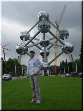 Day 05.01 (Belgium)-The Atomium near Brussels with a huge atomic model.jpg