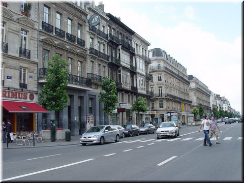 Day 05.02 (Belgium)-An impressive street scene in Brussels.jpg