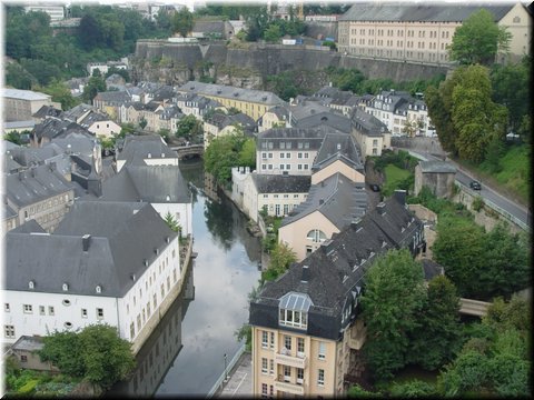 Day 06.11 (Luxemburg)-Beautiful house roofs in Petrusse Valley in downtown Luxemburg.jpg