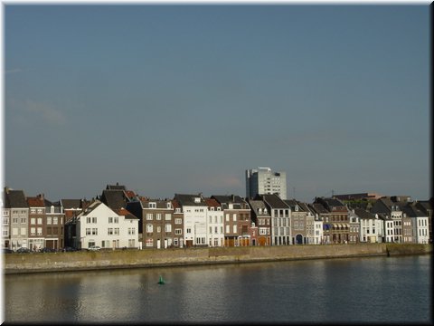 Day 07.10 (Holland)-Impressive series of houses beside Maas River in Maastricht.jpg