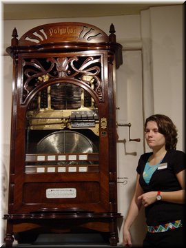 Day 08.02 (Holland)-A large music clock in the museum.jpg