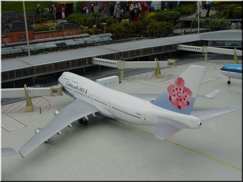 11 A model of a China Airline plane.jpg