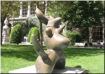 01 Madrid --- 01 A sculpture seen in Reina Sofia Art Center.jpg