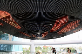 I-1-05-03-Electronic sky lattern seen in Taiwan Pavilion