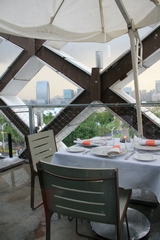 I-1-06-01-Dinner in good atmosphere in France Pavilion