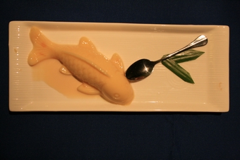 I-3-11-02-A fish-shaped dessert