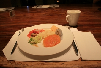 I-4-01-01-The atmosphere for breakfast is good