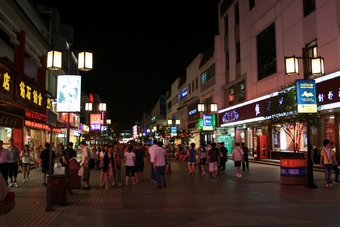 I-6-08-01-Guan-Qian Street - the street is modern where we bought traditional pastry
