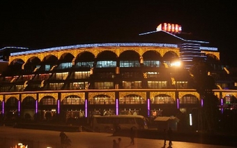 I-7-08-01-Wushan Minglou Hotel Restaurant - a luxurious restaurant