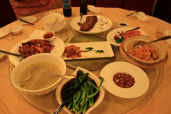 I-7-08-02-We had the dinner very quickly