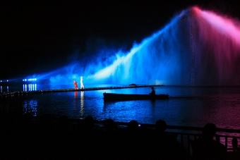 I-7-09-01-'West Lake Impression' --- a surprising on-water opera seen in Hangzhou