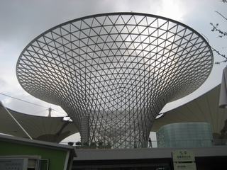 34-Large geometric structure on the Expo Axis