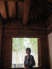 14-Meimei in a hut