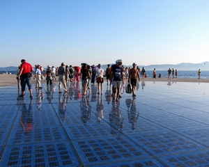 D06_02_06-01_A LED square as a playing ground in Zadar (Croatia)