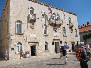 D08_03-03-01_Trogir city hall (Croatia)
