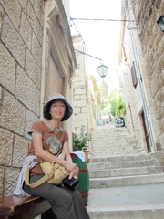D09_02-05-02_Strolling in small lanes on the island of Hvar Island 2 (Croatia)