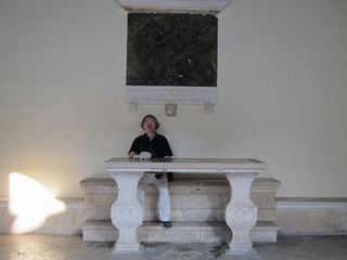 D10_01-09-02_Is he a justice (in the city hall of Korcula) (Croatia)