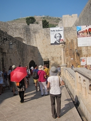 D10_04-04-01_Path way after entering the 'grad' of Dubrovnik (Croatia)