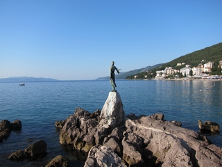 D04_01-01-01_Strolling at Adriatic Sea shore 1 (Opatija, Croatia)