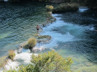 D07_02-06-01_People on the falls 1 (Krka National Park, Croatia)