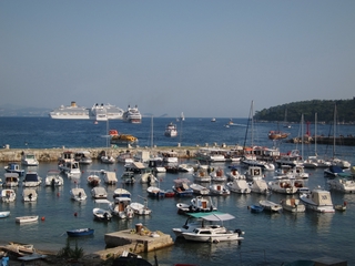 D10_04-17-01_Scenes seen at the port (Dubrovnik, Croatia)