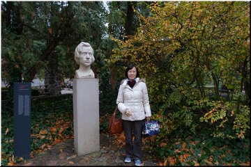 D02-02-01_At Chopin's old house near Warsaw, Poland.jpg