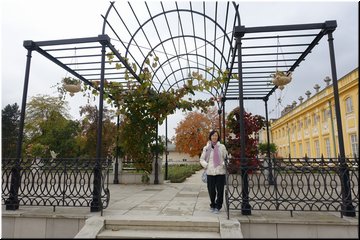 D03-02-04_In the garden of Wilanow Palace.jpg