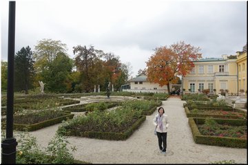 D03-02-05_In the garden of Wilanow Palace.jpg