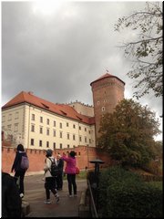D05-07-01_Before entering Wawel Castle.jpg