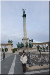 D09-13-01_Heroes' Square --- central area Millennium Monument.jpg