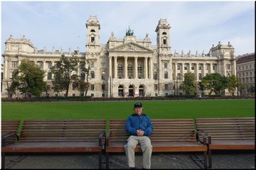D09-16-01_Hungarian National Assembly --- surrounding scenes (Museum of Ethnography) .jpg