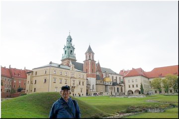 D05-07-02_In the courtyard of Wawel Castle.jpg