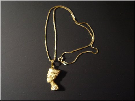 01 Necklace with Nefertiti (bought on the cruise ship).JPG