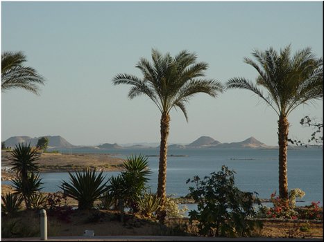 08_08 Lake Nasser at Abu Simbel.jpg