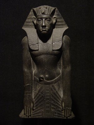 Egypt 2004---D04-07-07 A statue of King Amenemhat III (about 1380 BC).jpg