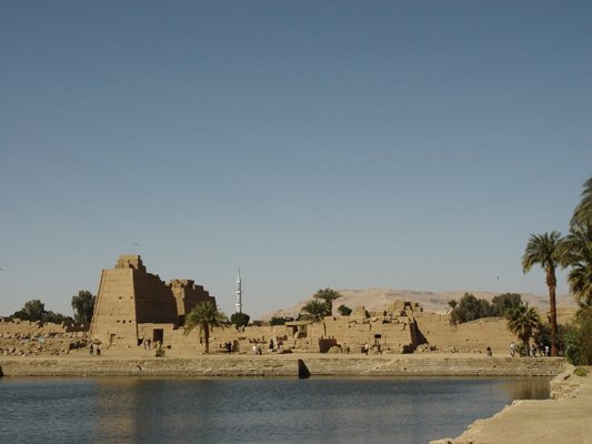 Egypt 2004---D05-01-17 A lake for kings' bathing in Karnak Temple in Luxor.jpg